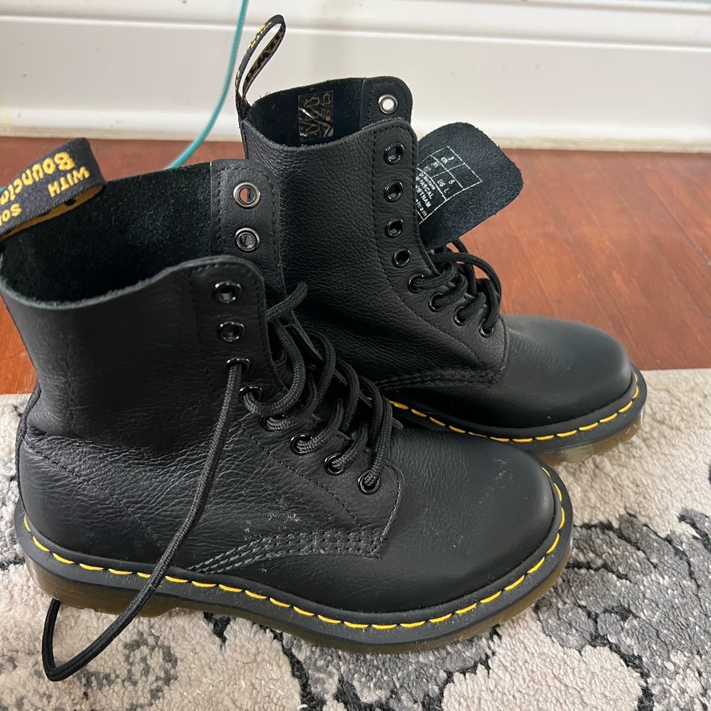 De Martens Boots original new size 5